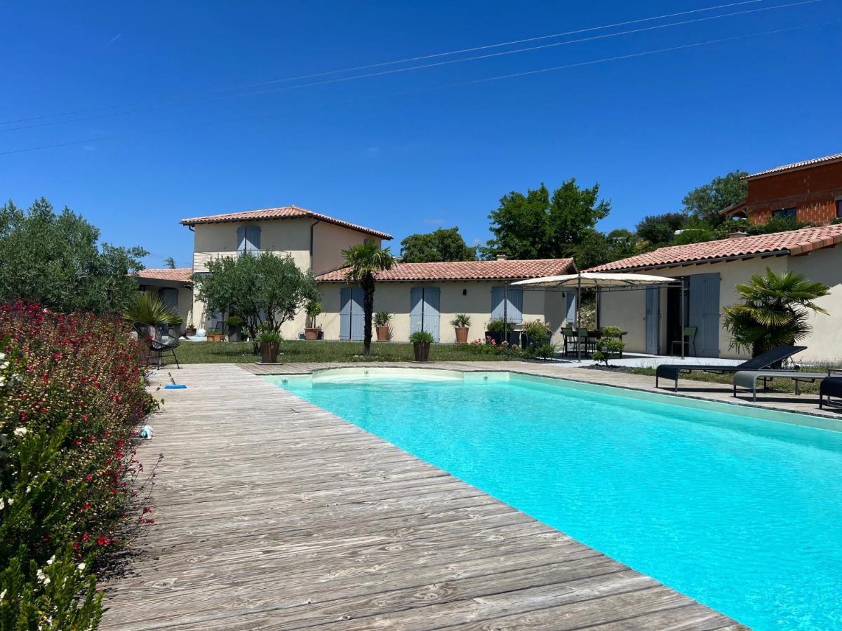 Crest, Avec Terrasse Et Piscine. *