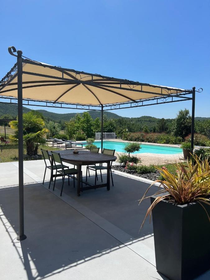 Crest, Avec Terrasse Et Piscine. Crest